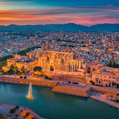 Catedral de La Seu al atardecer en Palma de Mallorca - Palma de Mallorca de noche: Palma al caer la noche